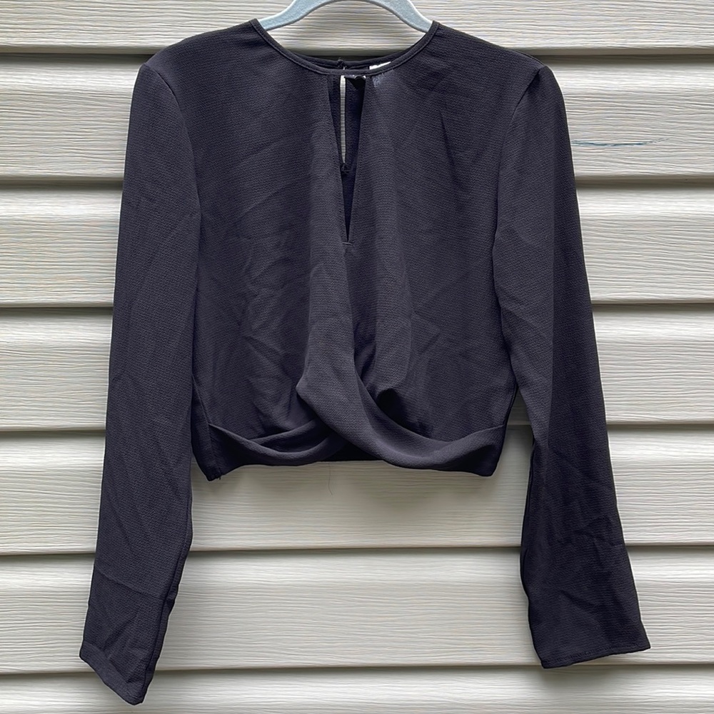 Black Wide Sleeve Twist-Hem Cropped Blouse